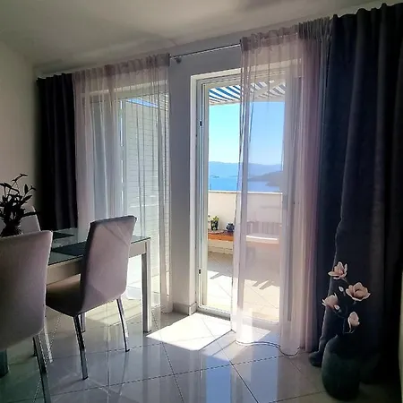 Διαμέρισμα Attic Apartment, Κόρτσουλα