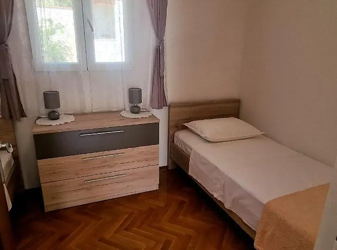 Apartamento Attic Apartment, *